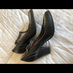 Fryes 1920s style leather heels
